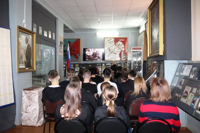 Посетителям щекинского музея рассказывают истории о женщинах на войне