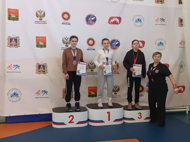 Щекинская спортсменка стала призером Чемпионата ЦФО по вольной борьбе