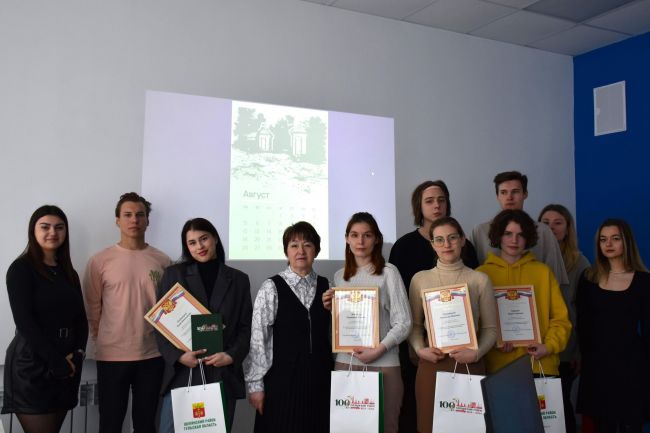 Студенты  разработали дизайн календарей к 100-летию Щёкинского района