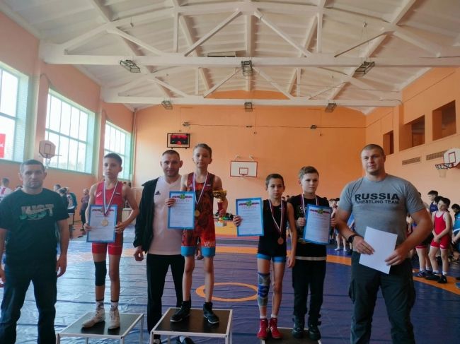 Щекинские борцы завоевали медали на соревнованиях в Мценске