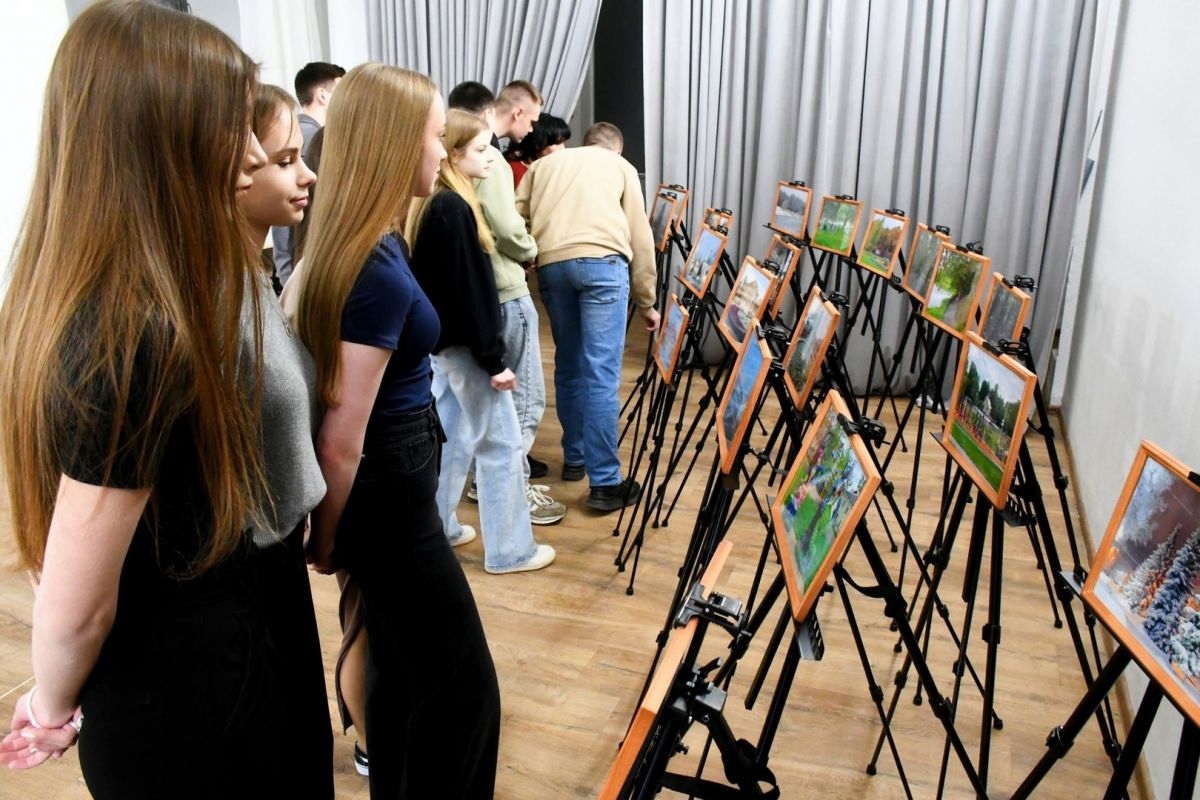 В честь 75-летия поселка Первомайский в Доме культуры «Химик» открылась фотогалерея
