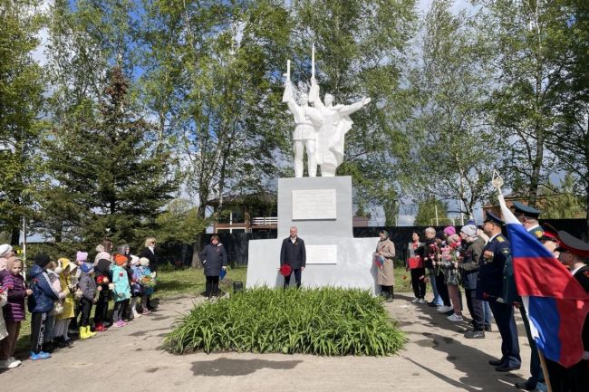 Дмитрий Коженкин почтил память воинов, погибших в годы Великой Отечественной войны