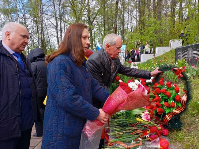 Жители Ясной Поляны почтили память павших воинов