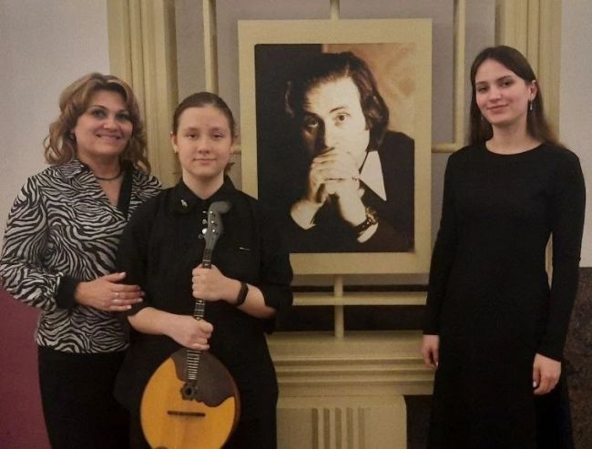 Воспитанница Первомайской школы искусств приняла участие во Всероссийском конкурсе исполнителей на народных инструментах