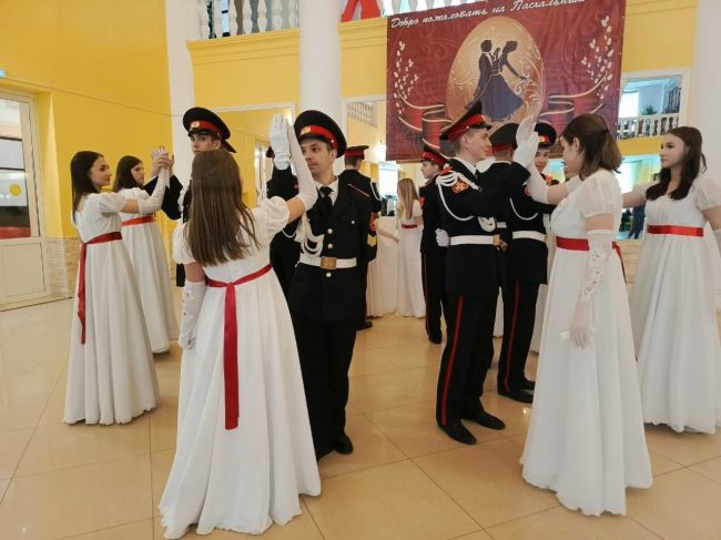 Щекинские танцоры стали участниками Пасхального бала православной молодёжи