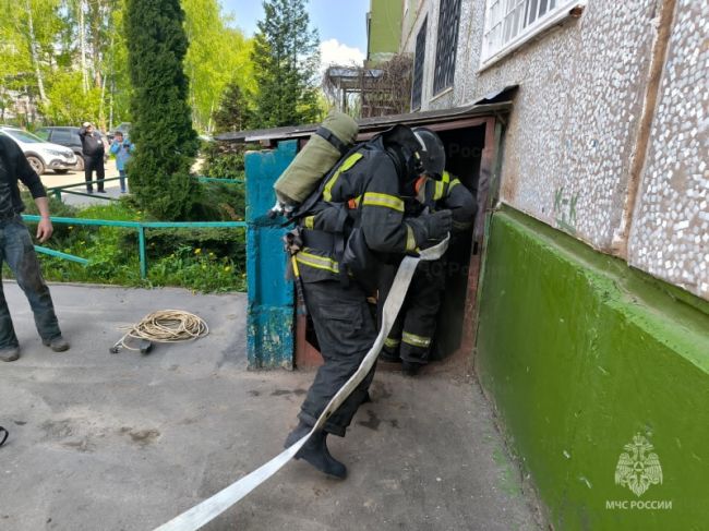 Спасатели из дома в Ясенковском проезде  эвакуировали 10 человек