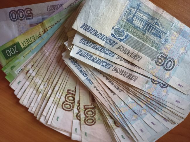 Поверив лже-сотрудникам ФСБ, руководитель оборонного предприятия потерял 7 млн рублей
