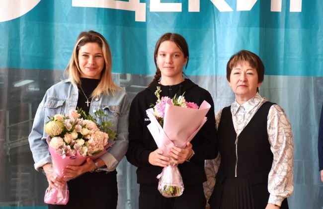 Щекинских спортсменок наградили за выдающиеся успехи на ринге