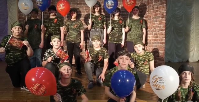 В Пришненской школе пятиклассники поздравили участников СВО с Днем Победы