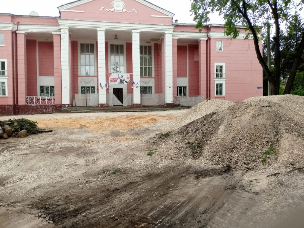 В Советске началось благоустройство центра города В Советске началось благоустройство центра города