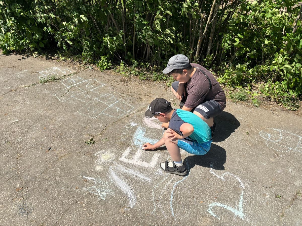 В летнем лагере школы №2 прошла акция «Планета детства» В летнем лагере школы №2 прошла акция «Планета детства»