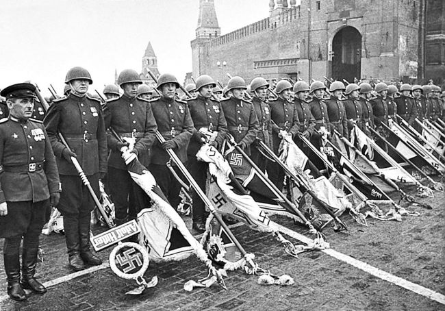Из истории России: 79 лет назад на Красной площади прошёл Парад Победы в ознаменование победы СССР над Германией