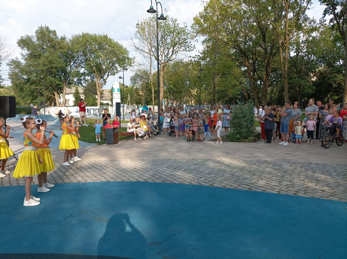 В щекинском парке прошел концерт «Храня традиции веков»