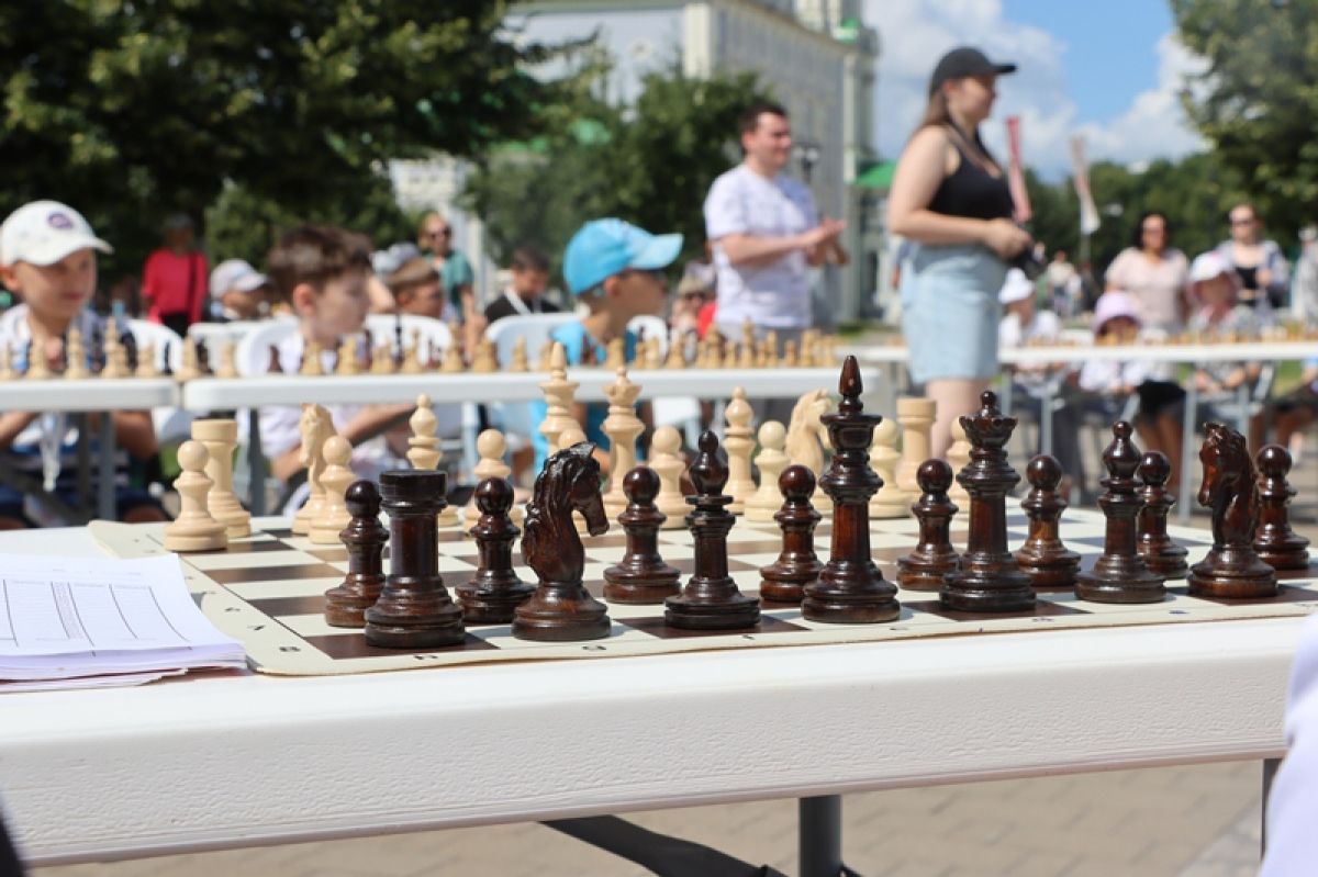 В Тульском кремле прошел сеанс одновременной игры в шахматы