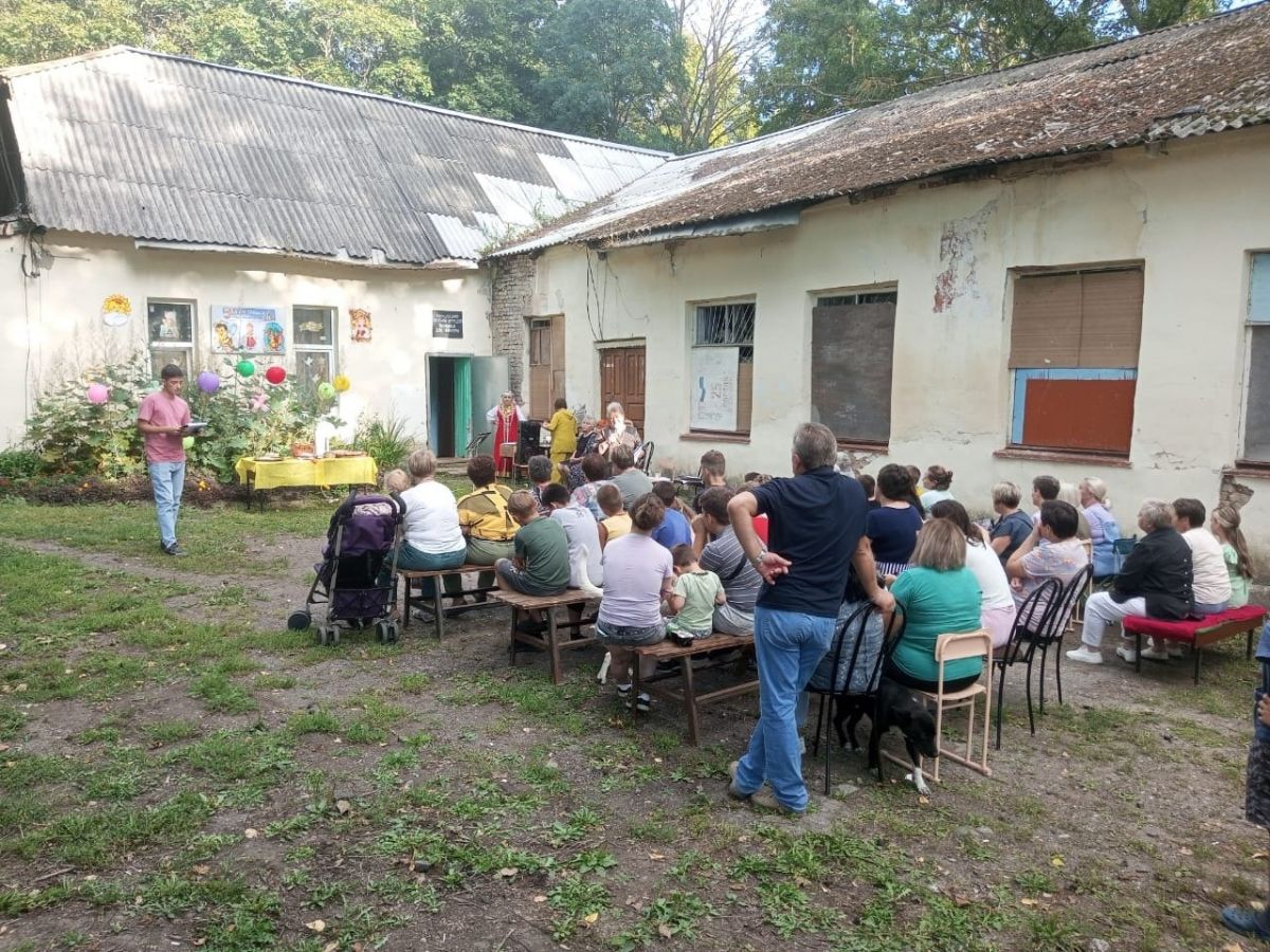 В поселке 10-й Октябрь состоялся концерт «Три Спаса»