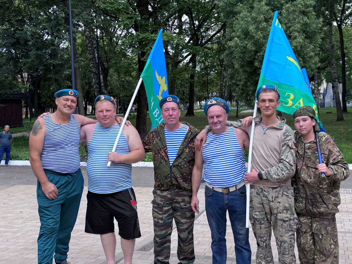 В Щекино отметили День Воздушно-десантных войск В Щекино отметили День Воздушно-десантных войск