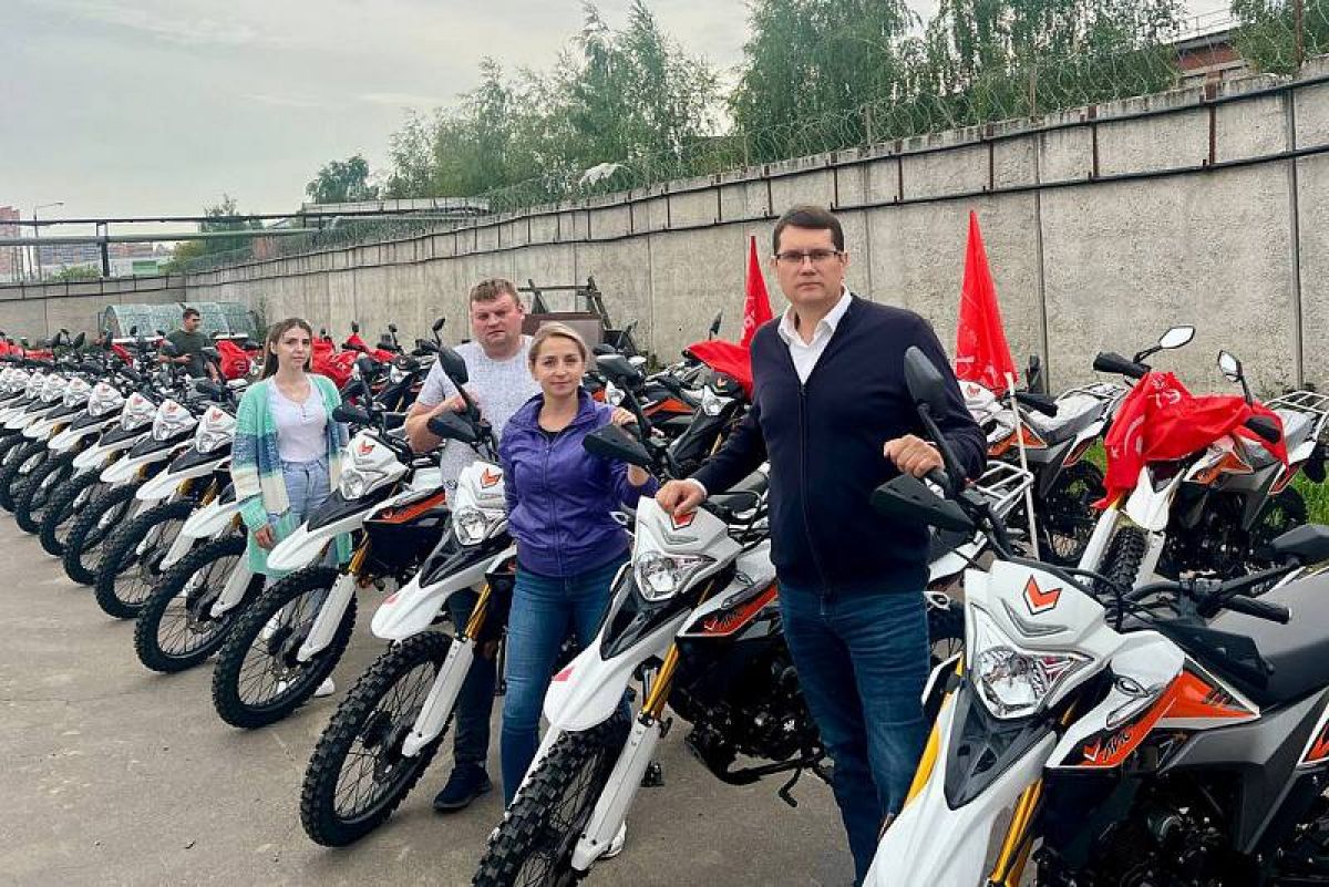 Депутаты областной Думы собрали и отправили гуманитарную помощь для бойцов спецоперации