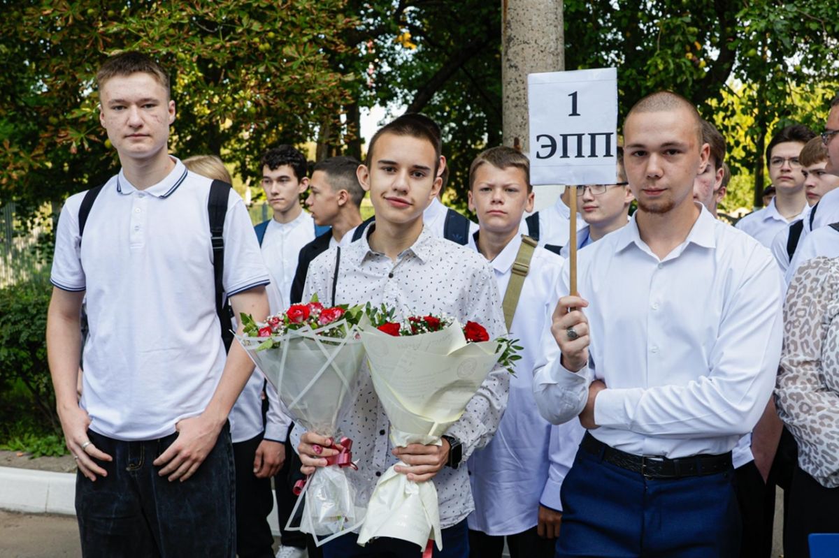 В Щекинском политехническом колледже прошла торжественная линейка В Щекинском политехническом колледже прошла торжественная линейка