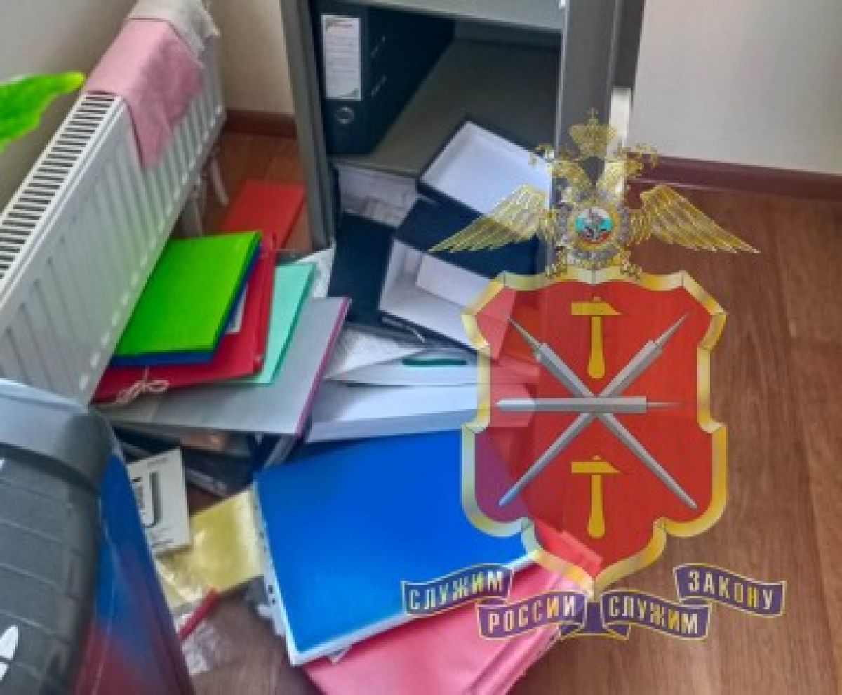 Оперативники раскрыли кражу денежных средств из сейфа