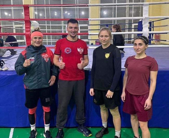 Щекинские спортсменки готовятся к чемпионату России по боксу