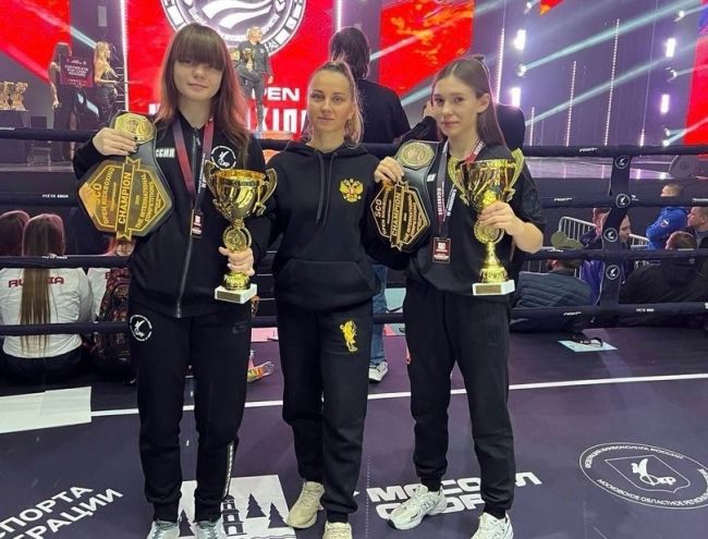 Щекинские спортсменки стали абсолютными победителями международного турнира по кикбоксингу
