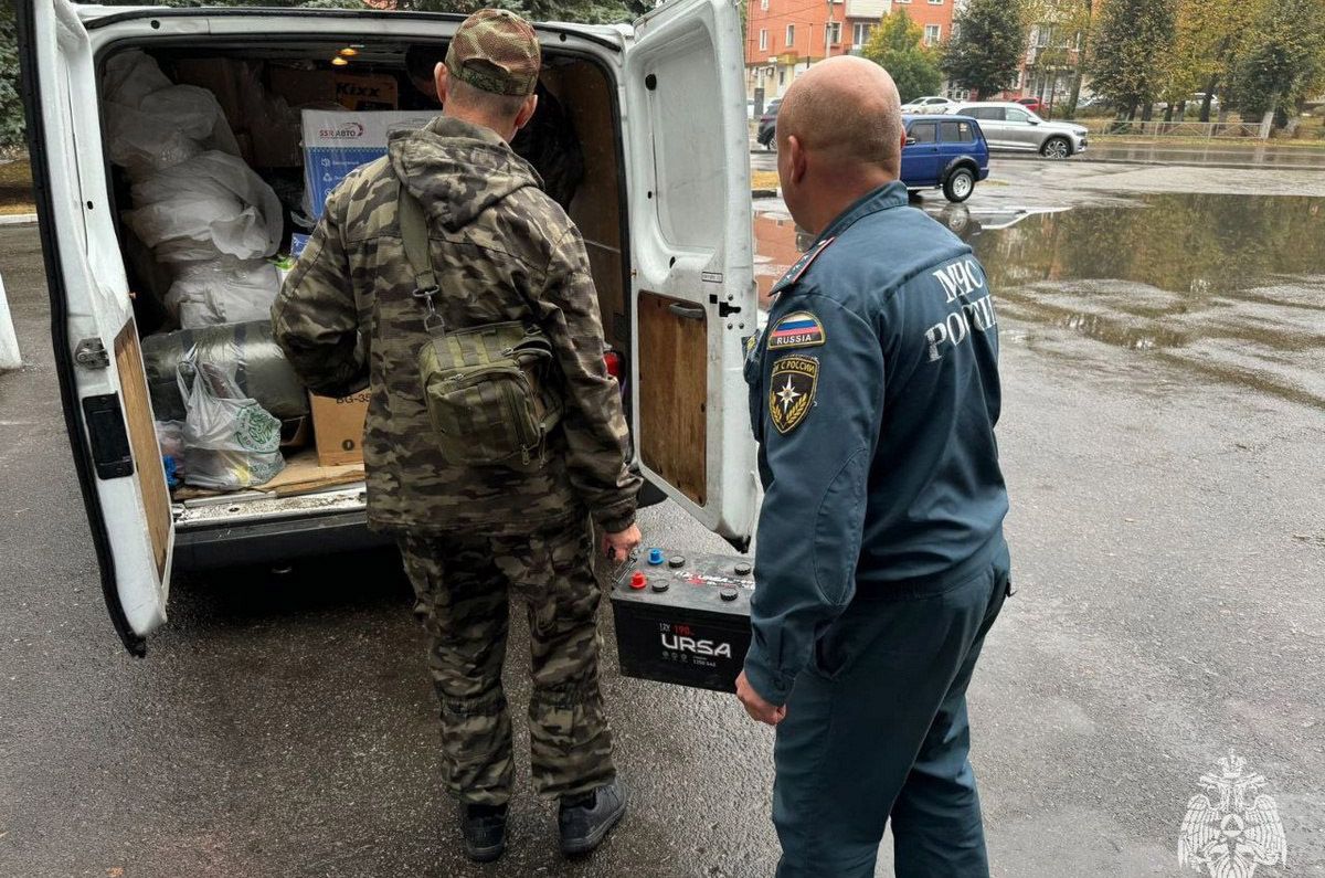 Узловские спасатели отправили очередную партию гуманитарной помощи участникам СВО