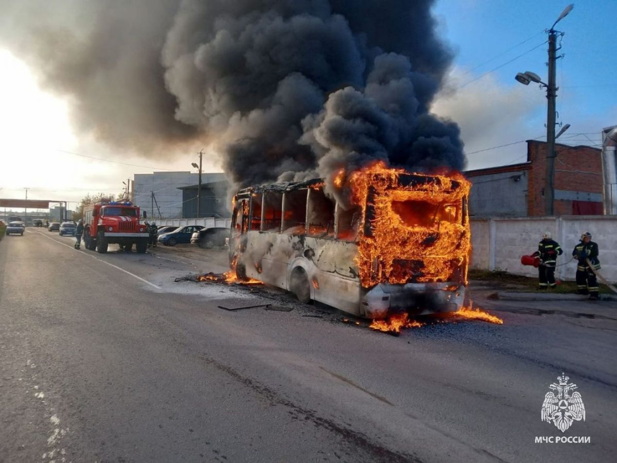 Пожар в пассажирском автобусе: пострадавших нет