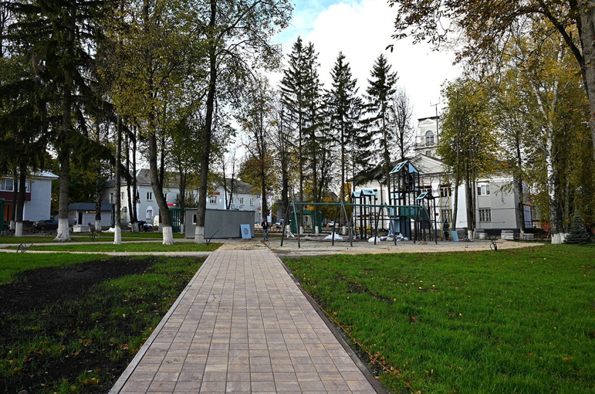 В Советске продолжается благоустройство центра города