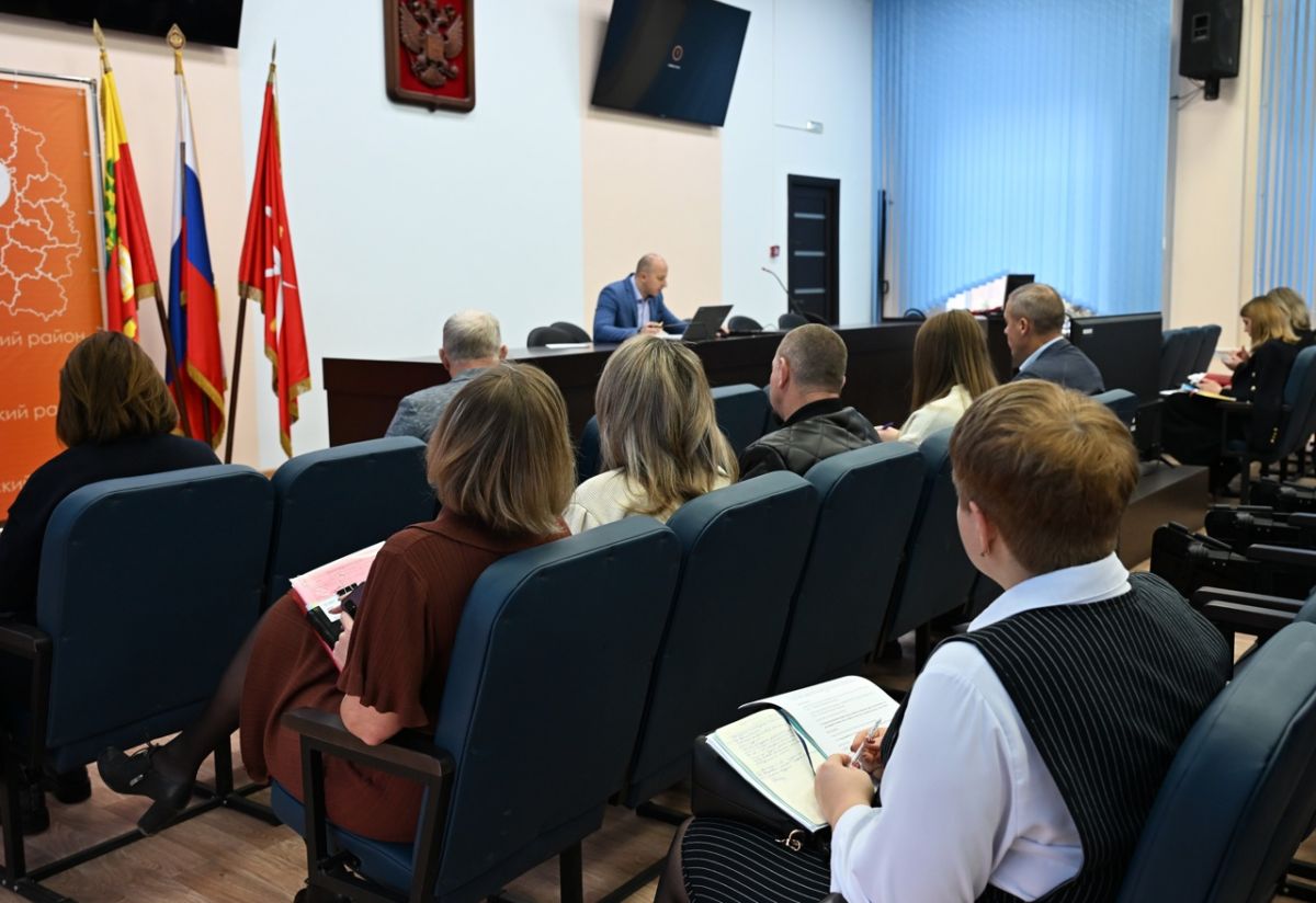 В районной администрации обсудили вопросы погашения задолженности за ЖКУ