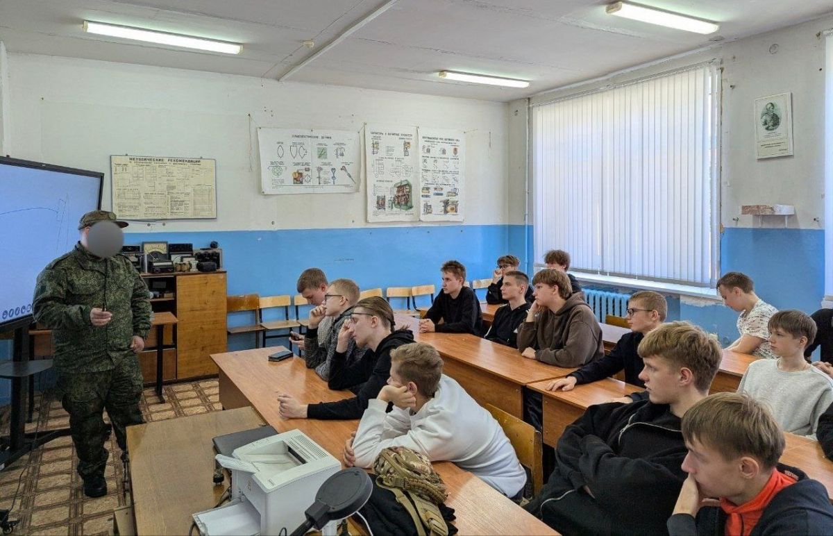 Студенты Богородицкого политехнического колледжа пообщались с участником СВО Студенты Богородицкого политехнического колледжа пообщались с участником СВО