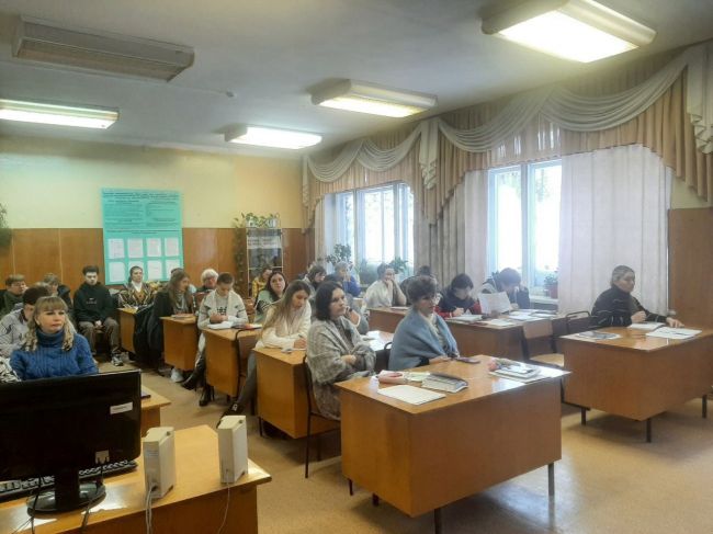 В Тульском экономическом колледже состоялся онлайн-семинар «Профилактика суицидального поведения подростков»