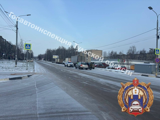 В городе Щёкино на пешеходном переходе сбили женщину В городе Щёкино на пешеходном переходе сбили женщину