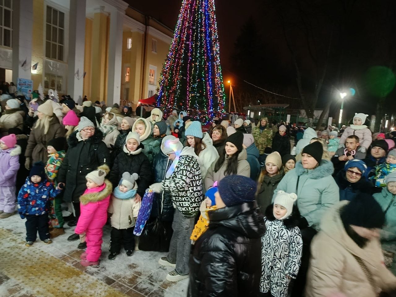 В Советске торжественно открыли городскую ёлку