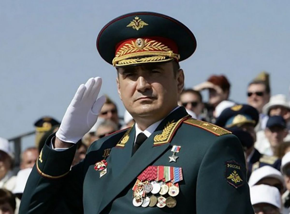 Алексей Дюмин поздравил тульских десантников с Днём ВДВ Алексей Дюмин поздравил тульских десантников с Днём ВДВ