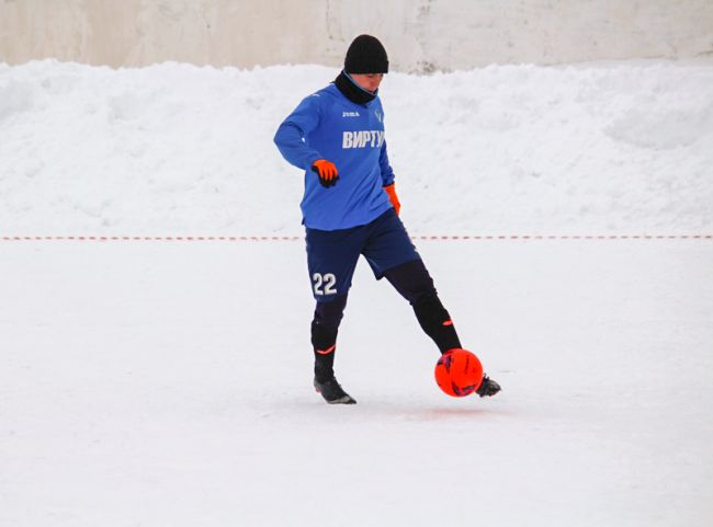 В Суворовском районе разыграли Зимний кубок по футболу на снегу