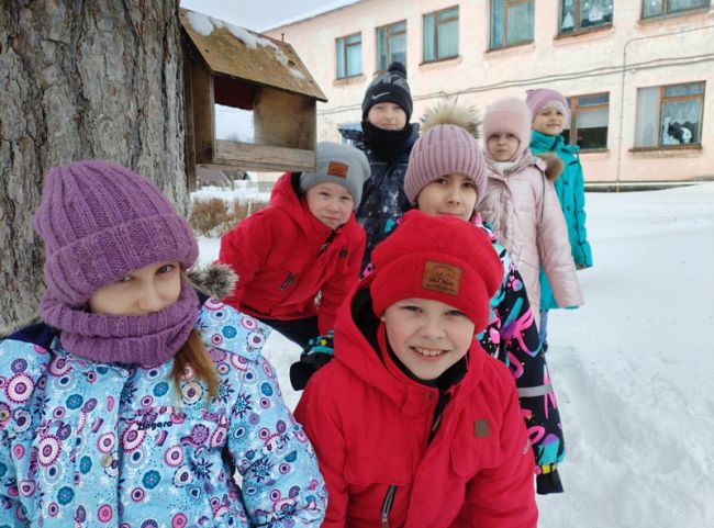 Ханинские школьники приняли участие в акции «Покормите птиц зимой»