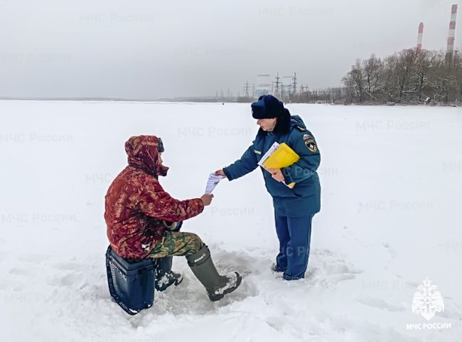 Суворовским рыбакам напомнили правила безопасности на льду Суворовским рыбакам напомнили правила безопасности на льду
