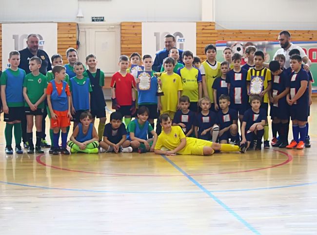 В Суворове прошел турнир по мини-футболу, посвящённый Дню защитника Отечества
