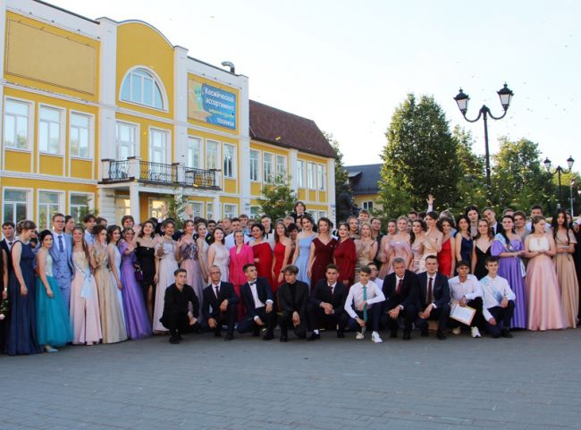 В Суворове прошел районный выпускной вечер
