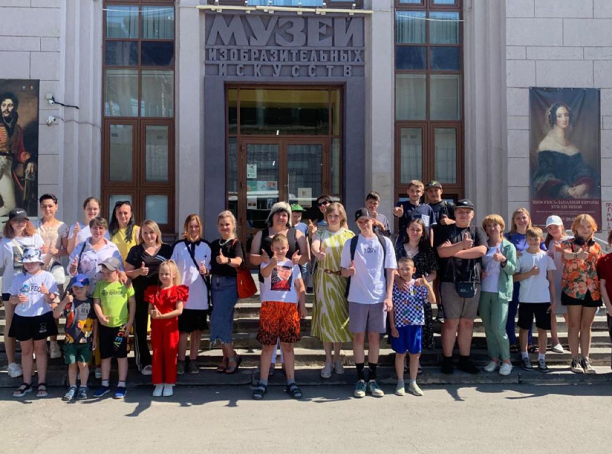 По поручению Дмитрия Миляева дети участников СВО могут бесплатно путешествовать по самым красивым местам региона