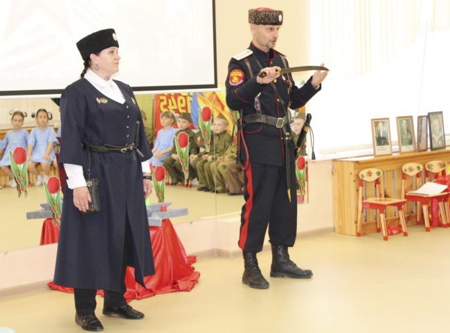 Казаки на фронте и в тылу стоят за Родину