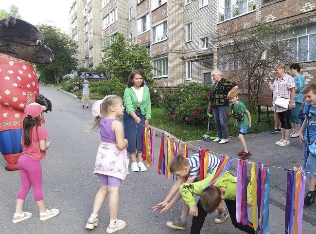 В Суворове прошёл праздник для детей и взрослых «Лето во дворах»