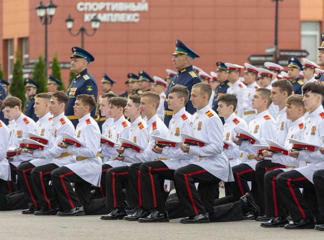 55 выпускников Тульского суворовского военного училища получили аттестаты