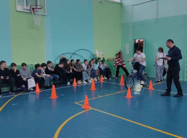 В суворовской школе прошел конкурс «Безопасное колесо»