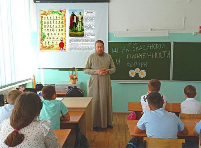 Суворовская детская библиотека провела историческое путешествие «У азбуки славянская душа»