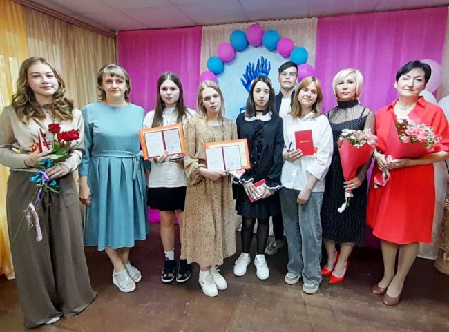 В суворовской детской школе искусств прошел выпускной вечер