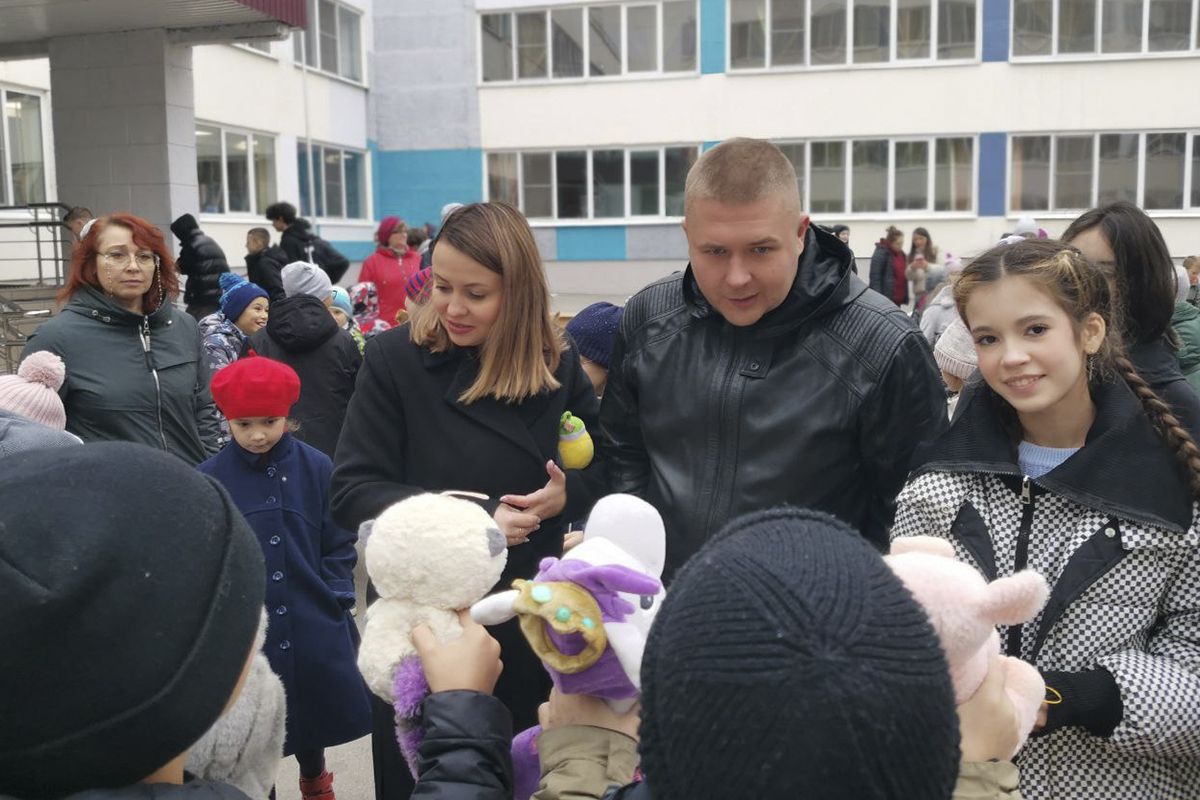 Елена Шмелева приняла участие в благотворительной ярмарке