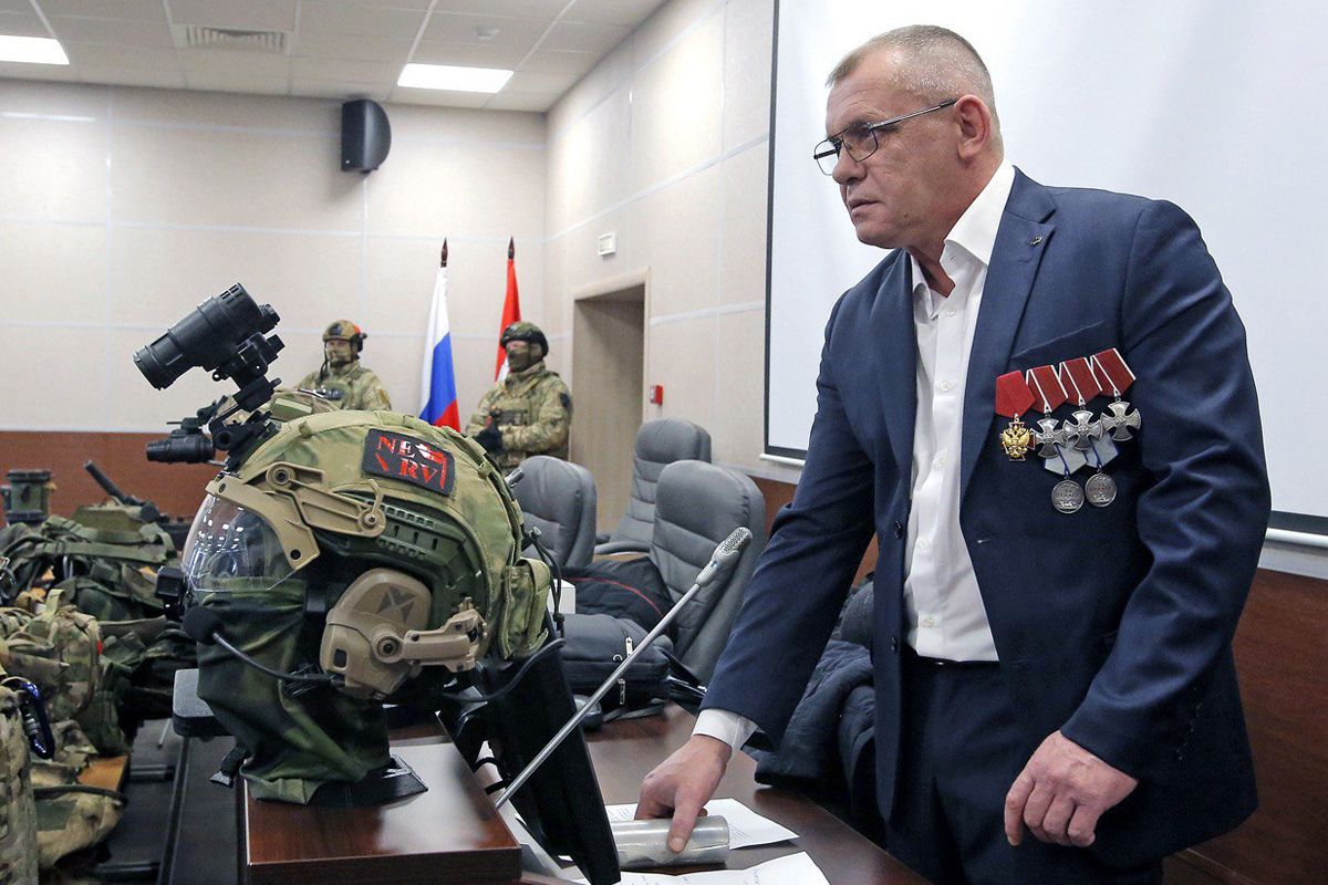 Бывший контрактник Александр Емельянов занимается подготовкой бойцов Бывший контрактник Александр Емельянов занимается подготовкой бойцов