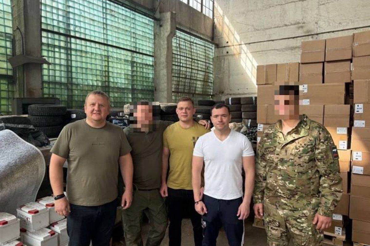 Евгений Смолянинов и Сергей Кожевников передали дополнительную помощь военнослужащим