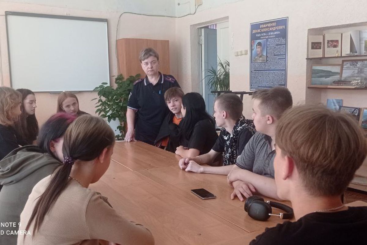 Инспектор ПДН провела с суворовскими школьниками профилактическую беседу